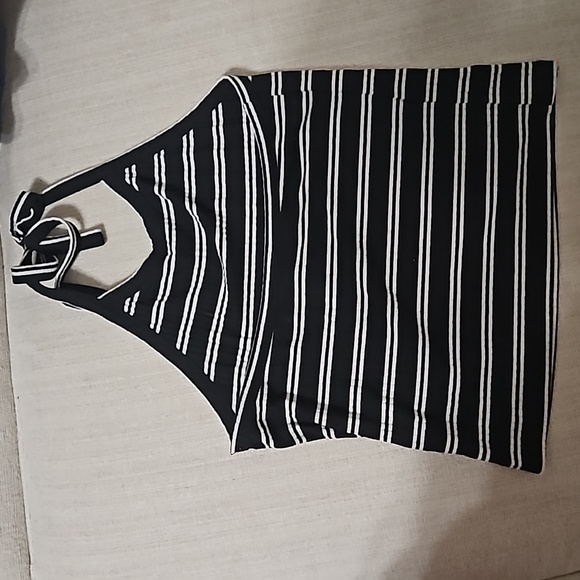 Halter top - Picture 2 of 3